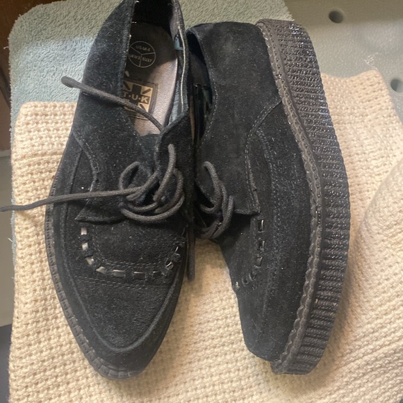 T.U.K Pointed Vintage Creepers - Picture 4 of 4